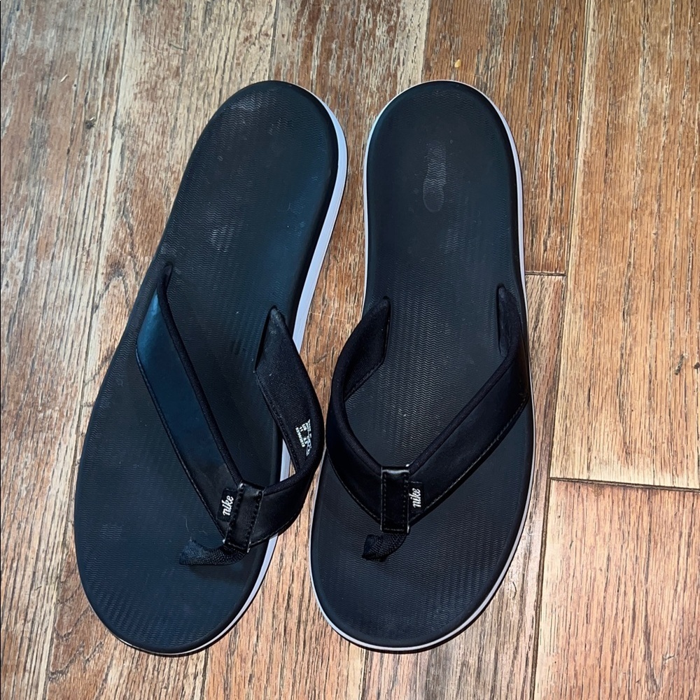NIKE Women’s Black & White Sport Flip-Flops